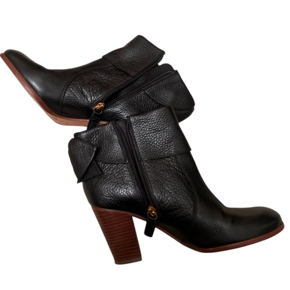KATE SPADE Lanise Black Leather Bow Stacked Heeled Side Zip Boots Size 7M - Picture 2 of 10